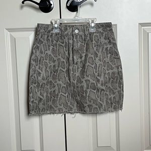 Green boutique snakeskin skirt size small